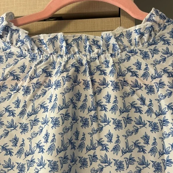 NWOT SHEIN size L Floral Embroidered Blue Women's Top - Picture 3 of 7